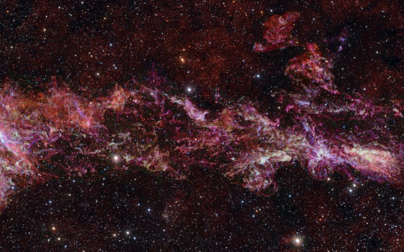 Учени разкриха тайните на звездообразуването в сърцето на Млечния път