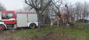 Голям пожар в Русе: Собственик пострада при опит да спаси автобаза