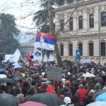 Протестите в Сърбия: Многохилядна антиправителствена демонстрация в Крагуевац