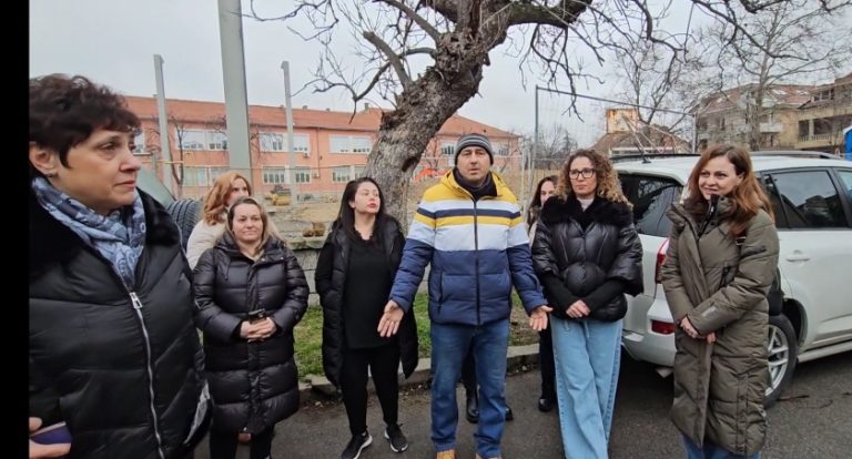 Родители в Сливен на протест: Дете със специални потребности тормози ученици в ОУ „Димитър Петров“