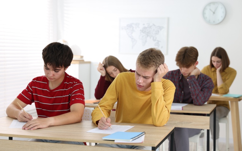 Цените на частните уроци се повишиха с 10% през новата учебна година