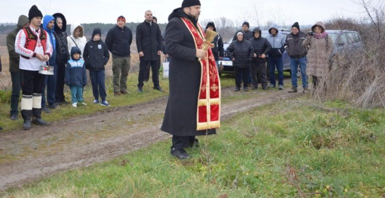 С ритуално зарязване на лозята в Черноморец отбелязаха Трифон Зарезан