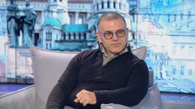 Симеон Дянков: Не е работа на служебния кабинет да пренаписва бюджета Симеон Дянков: Не е работа на служебния кабинет да пренаписва бюджета