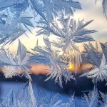 Слънчев следобед и затопляне преди валежите от дъжд и сняг