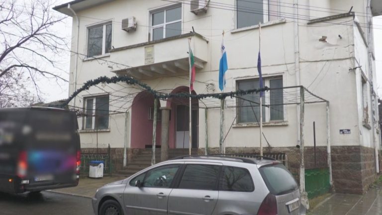 Парадокс в Поморийско: Осъден за купуване на гласове кмет продължава да управлява Парадокс в Поморийско: Осъден за купуване на гласове кмет продължава да управлява