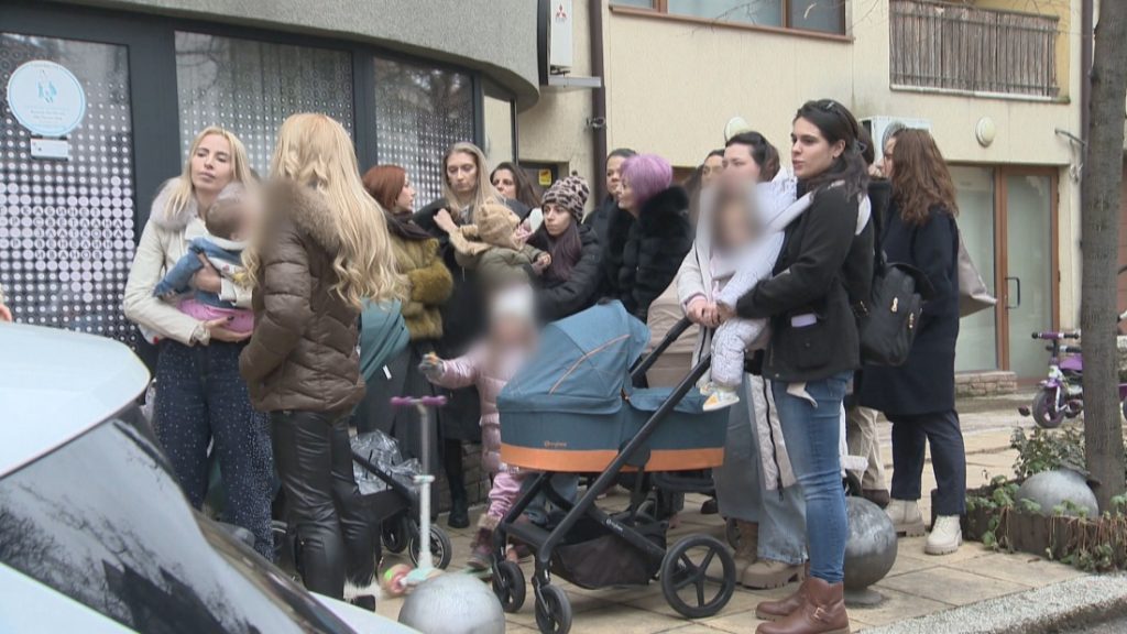 Пациентки защитиха лекаря от АГ кабинета след скандала със записи в интернет