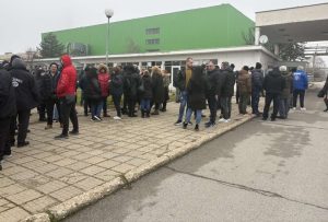 Протест в Свищов: Работници от завода за целулоза без заплати от месеци