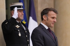 Дипломатическа офанзива в Париж: Макрон, Коща и фон дер Лайен чертаят бъдещето на Украйна