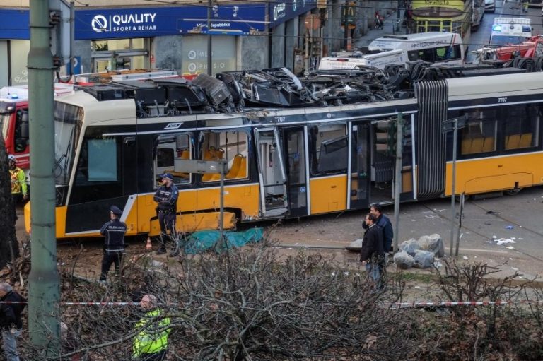 Трамвай дерайлира в Милано: Жертви и десетки ранени при тежката катастрофа