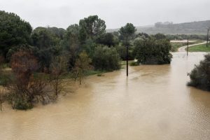 Властите в Южна Испания издирват изчезнала жена след опустошителната буря „Леонардо“