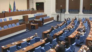 Взаимни обвинения в парламента за високите цени на тока и водата: Служебният кабинет под обстрел