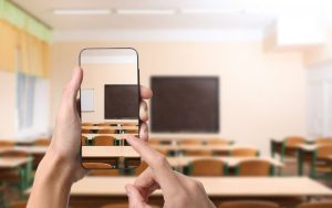 Арестуваха млад учител за блудство с ученички в Пловдив