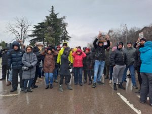 Жители на варненските квартали „Траката“ и „Свети Никола“ блокираха движението заради разрушени пътища