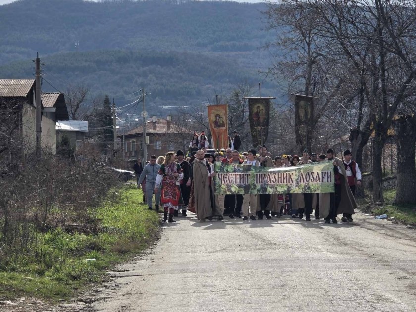 Традиции и берекет: Брестовица и Свети Влас отбелязаха пищно Трифон Зарезан