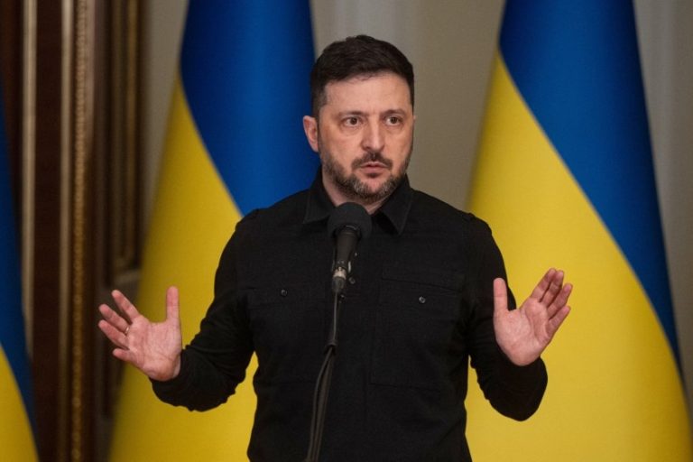 Зеленски отхвърли твърденията на „Файненшъл таймс“ за избори в Украйна на 24 февруари Зеленски отхвърли твърденията на „Файненшъл таймс“ за избори в Украйна на 24 февруари