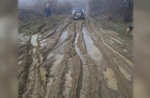 Критична ситуация в село Рашка Гращица: Жители остават откъснати от света заради разрушен път