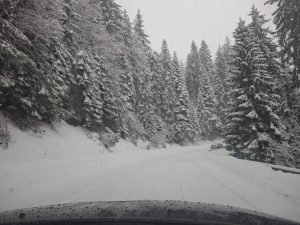 Зимна обсада в Родопите: Верижни катастрофи и ограничения по проходите в Смолянско