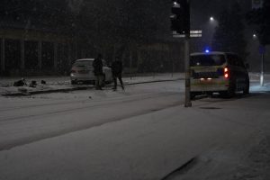 Зимата се завърна в Монтана: Обилен снеговалеж и първи инциденти на пътя