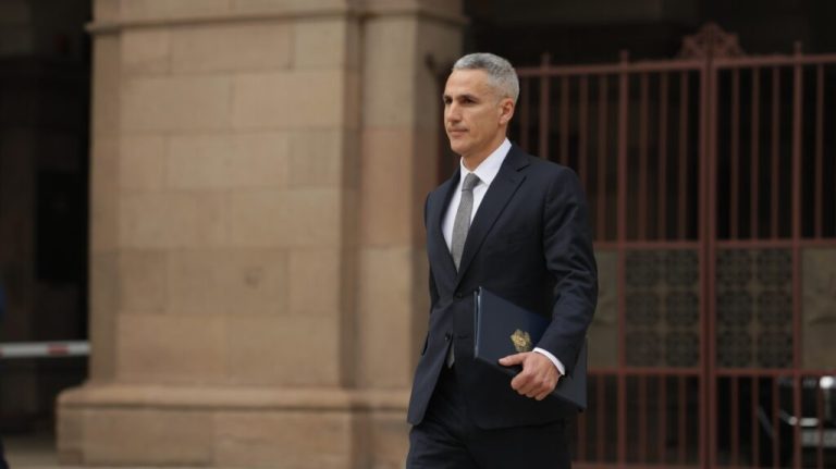 Служебната власт: Имената в кабинета „Гюров“ остават обвити в тайна
