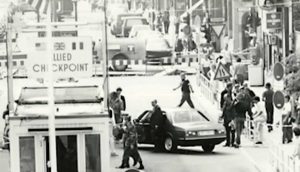 Джеймс Бонд срещу ЩАЗИ: Как тайната полиция на ГДР следеше Агент 007 в Берлин