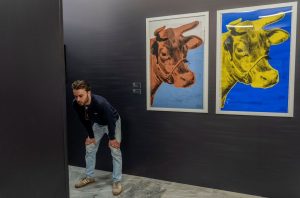 „Френският Банкси“ JR преобразява моста Пон Ньоф в мащабна пещера