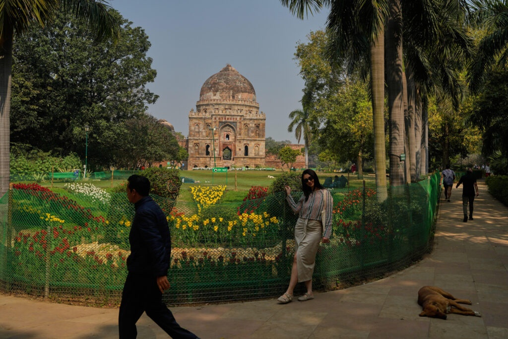 Ню Делхи се превърна в цветна градина: Започна ежегодният фестивал на лалетата