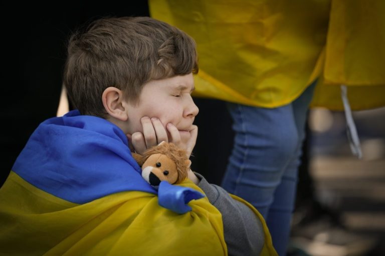 Русия провежда системна кампания за унищожаване на украинската идентичност чрез депортация на деца