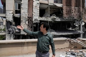 Иран съобщава за десетки жертви след американски удар по училище в Минаб