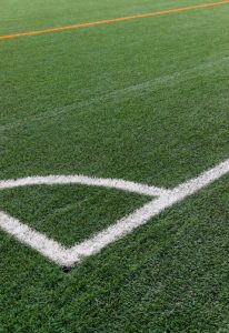 Ролята на футболните игрища на открито в активния живот на деца и възрастни