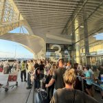 Близо 100 българи са блокирани на Малдивите заради въздушния хаос в Близкия изток