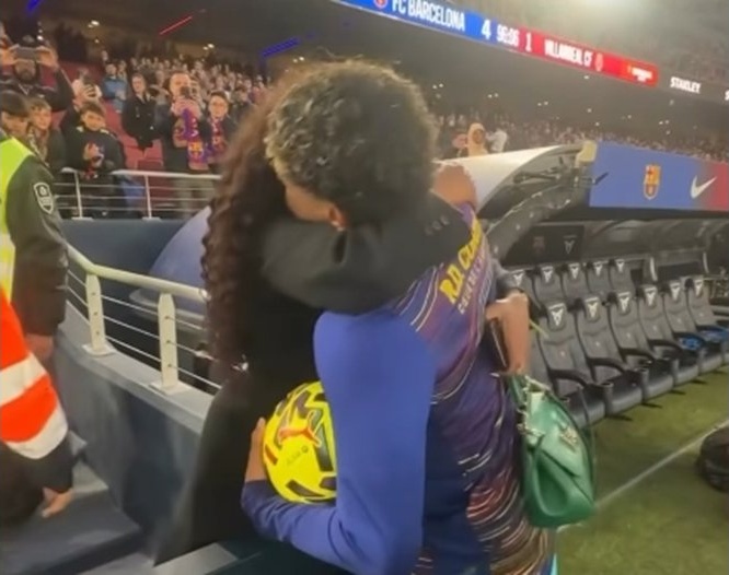 Ламин Ямал с исторически първи хеттрик при разгром на "Барселона" над "Виляреал"