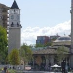 Четирима души са задържани за хвърляне на коктейли „Молотов“ по време на митинг в Тирана