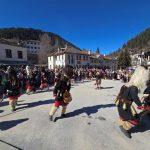 Стотици кукери „песяци“ изгониха злото от Широка лъка на празника Песпонеделник