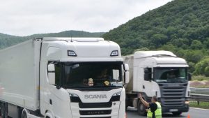 Шофьори на камиони в Босна и Херцеговина заплашват с пълна блокада на границите от 12 март