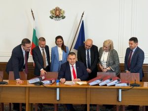 ДПС се регистрира самостоятелно за вота, Румен Радев влиза в надпреварата с „Прогресивна България“