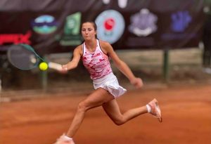 Росица Денчева елиминира топ 300 тенисистка на турнира в Ираклион