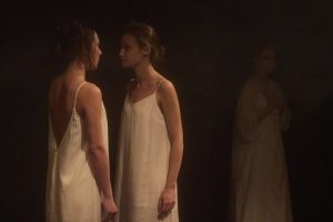 Театралният експеримент "Персона": Психологическо сливане и разпад на идентичността