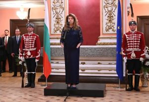 Посланици впечатлени от Илияна Йотова: Първият европейски лидер, заговорил за мир сега