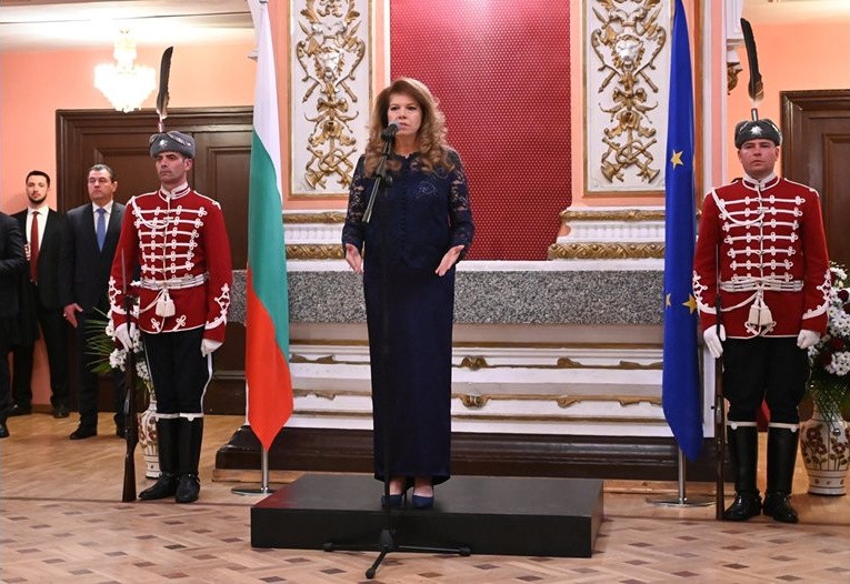 Посланици впечатлени от Илияна Йотова: Първият европейски лидер, заговорил за мир сега