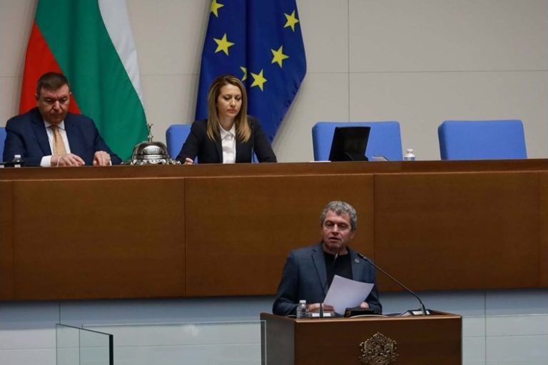 Тошко Йорданов поиска оставката на служебния вътрешен министър Емил Дечев Тошко Йорданов поиска оставката на служебния вътрешен министър Емил Дечев