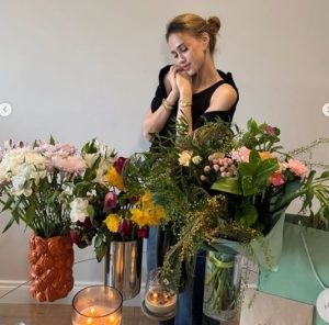 Мария Бакалова се завърна в Лос Анджелис след снимки в Северна Ирландия