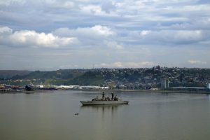 Индия прие ирански военен кораб в пристанище Кочи след повреда в двигателя