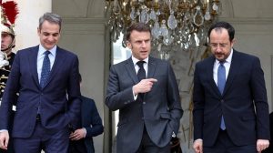 Макрон и Мицотакис превръщат Кипър в непристъпна европейска крепост