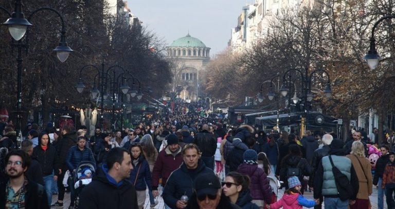 17,5% от българите живеят сами: Страната ни е лидер на Балканите по самотни домакинства