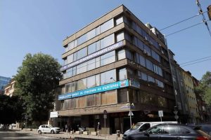 София иска от държавата и емблематичната централа на СДС (Обзор)