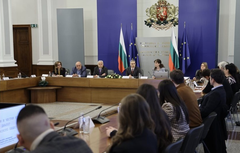 Гюров и Дечев обсъдиха с наблюдатели мерки за провеждането на честни и прозрачни избори