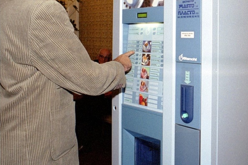 Изправят пред съда двама рецидивисти за обир на вендинг машина в Кричим