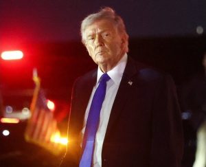 Тръмп: САЩ ще продължи да бомбардира безмилостно Иран