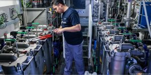 Държавната служба раздува разходите: Частният сектор гасне при 40% разлика в заплащането