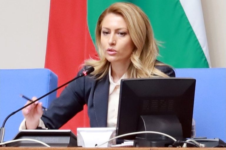Рая Назарян: Бюджетът и законите по ПВУ са приоритет на парламента до последното заседание